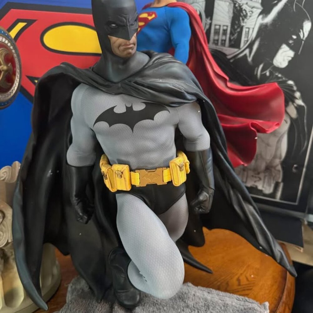 DC Sideshow Collectables - Picture 9 of 9